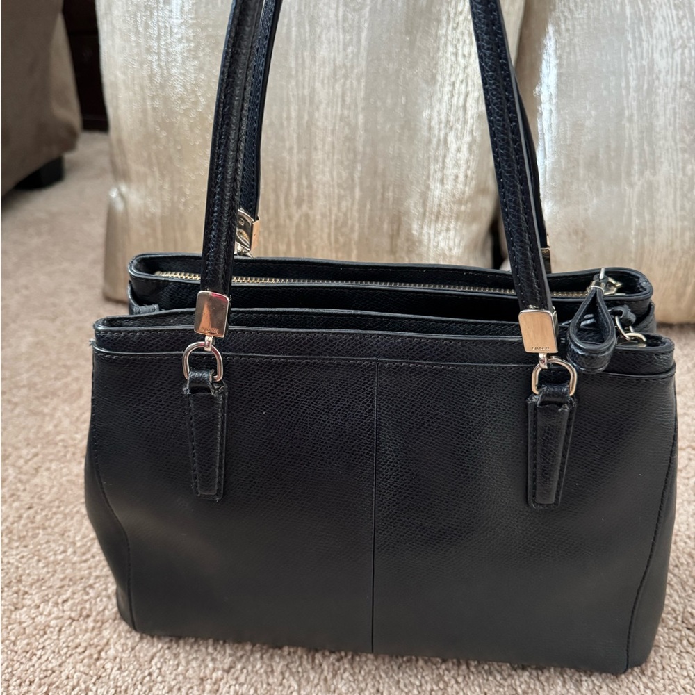 Authentic COACH handbag - Picture 3 of 11